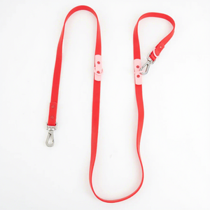 Laisse de luxe pour chien à deux crochets avec rivets de sécurité, nouveau design, dégagement rapide, en PVC enduit d'huile, imperméable, durable, classique, solide et tendance - Product Image 1