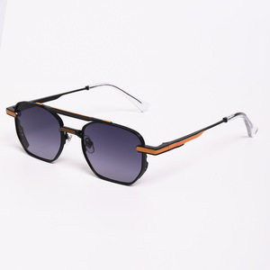 Occhiali da Sole OEM con Doppio Ponte in Metallo, Lenti Sfumate, Montatura Geometrica di Lusso, Protezione UV400, Unisex, Certificati CE, Occhiali Personalizzati all'Ingrosso - Product Image 5