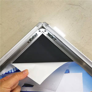 Panneau publicitaire Penglong PL-M32 36x48 pouces 32 mm en aluminium avec cadre à encliquetage, revêtement PET résistant aux UV, finition anodisée, montage mural - Product Image 4