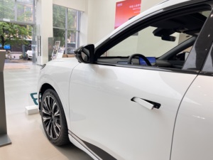 Dongfeng Yipai 008 2026, SUV Eléctrico Edición Familiar - 200 kW de Potencia, 272 CV, 6 Plazas (2+2+2), Asientos Espaciosos, Autonomía de 601-700 km - Product Image 4