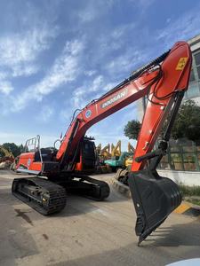 Excavadora de cadenas usada 22T DX225LC-9C: una excavadora de cadenas fiable para trabajos de mediana intensidad que ofrece un excelente valor. - Product Image 2