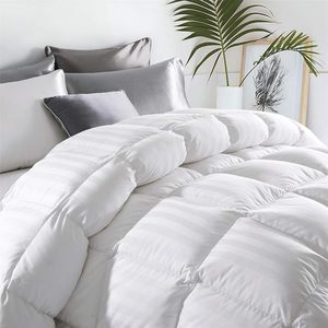 Khách Sạn Chất Lượng Satin Sọc <span class=keywords><strong>Jacquard</strong></span> <span class=keywords><strong>Comforter</strong></span> Set Làm Mát Mềm Chăn Bộ Đồ Giường Cho Vua Hoặc Nữ Hoàng Với 2 Gối Trường Hợp - Product Image 5