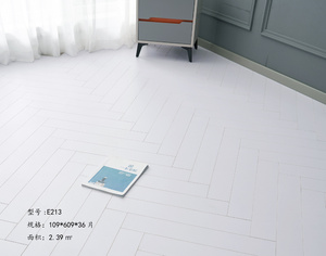 Sàn gỗ cứng có hiệu quả chống thấm nước từ cuộc sống hàng ngày và không bị ảnh hưởng bởi môi trường ẩm ướt - Product Image 2