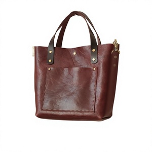 BS INTERNATIONAL – Sacs à main pochette pour femme en cuir véritable 100 %, imperméables, avec logo personnalisé, fermeture éclair et bandoulière unique - Product Image 2