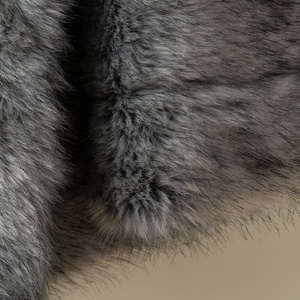 Antiolor hecho a mano Handcarted Grey Tan Luxury Wolf <span class=keywords><strong>Shag</strong></span> Faux Fur <span class=keywords><strong>Dog</strong></span> Throw Manta para gatos conejillos de indias - Product Image 3