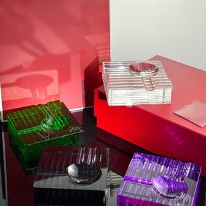 Cenicero de Cristal de Lujo con Diseño de Ranuras Transparentes, Forma Cuadrada, Hecho a Mano - Product Image 6