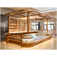Kiosque à café de luxe en bois et marbre avec vitrine en verre, mobilier personnalisé pour boulangerie et snack-bar pour centre commercial
