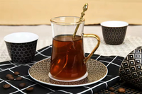 Tasse à thé en verre doré arabe avec ensemble de verres à thé Tockava, boîte cadeau en soie fabriquée en Chine