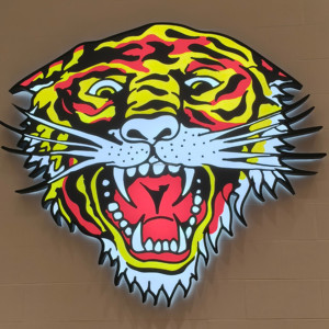 <span class=keywords><strong>Diode</strong></span> de canal acrylique de modèle de tigre 3D lumineux lumineux de décoration extérieure promotionnelle avec le cas de logo d'image animale - Product Image 5