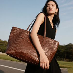 حقيبة يد نسائية أنيقة من جلد البقر الحقيقي الأسود الفاخر للاستخدام اليومي من الشركة المصنعة ، حقيبة يد للنساء - Product Image 3