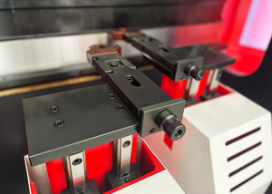 Mini Reinelektrische CNC-Blechbiegemaschine - Product Image 5