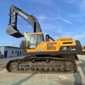 Excavatrice multifonctionnelle Volvo EC380DL d'occasion, capacité de la benne de 1,9 m, moteur de 160 kW, poids opérationnel de 38 tonnes, bon état de marche - Product Image 5
