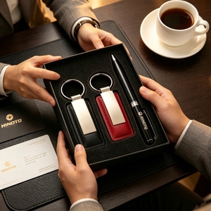 Ensemble stylo et porte-clés en cuir personnalisé, impression multi-couleurs, idées de cadeaux d'entreprise pour clients et cadres professionnels, directement de l'usine - Product Image 4