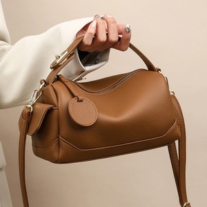 Nouveau Sac Boston en Cuir Souple Grande Capacité pour Femme 2026 – Sac à Main et Sac à Bandoulière - Product Image 1