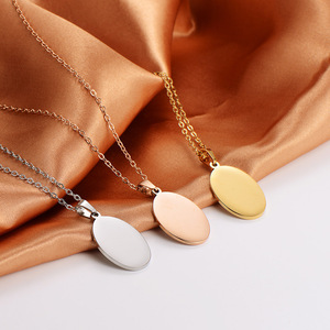 Collana pendente ovale vuota personalizzabile in acciaio inossidabile nuova tendenza non appannata per incisione - Product Image 4