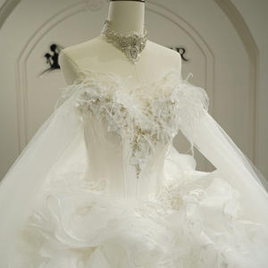 Gt26041 Modern Palace Vestido de Novia Romántico de Lujo de Alta Gama con Hombros Descubiertos, Apliques 3D, Pedrería, Largo hasta el Suelo y Cola Capilla, Ligero - Product Image 5