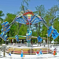 Manège coloré à levage rotatif pour parc d'attractions extérieur, avec tir aérien spectaculaire