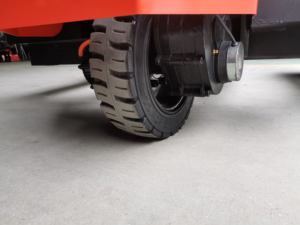 Weliftrich 2 tonnes nouveau transpalette électrique tout-terrain en fer capacité de 2000kg hauteur maximale de 200mm pour les chantiers de construction des industries de détail - Product Image 2