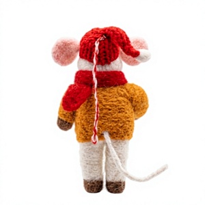 Ornement de Noël en feutre de laine écologique fait main, souris avec chapeau rouge et manteau jaune, décoration murale intérieure traditionnelle pour les fêtes - Product Image 4
