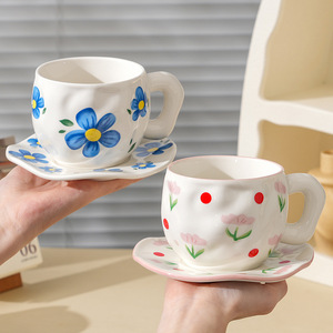 Taza de Café de Cerámica con Platillo, Modelo KL Hecho a Mano, 400 ml, Diseño Minimalista Moderno, Forma Irregular Pintada a Mano - Product Image 4