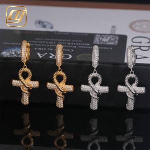 Boucles d'oreilles créoles de luxe en argent S925 plaqué or 18 carats avec croix Ankh en moissanite micro-pavée, certifiées GRA, unisexe - Product Image 2