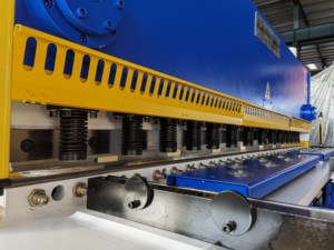 Dac360 Q11-6x3200 thủy lực chém kim loại sự xén lông trừu máy <span class=keywords><strong>CNC</strong></span> kim loại máy cắt với khí nén phía sau hỗ trợ - Product Image 2