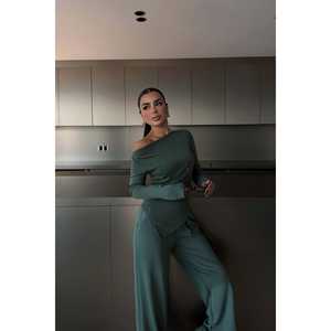 ชุดสีเขียวสำหรับผู้หญิงจาก Borelli คอลเลกชันเสื้อผ้าผู้หญิงที่หรูหราและมีสไตล์ - Product Image 2