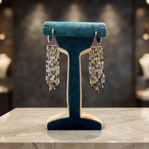 Pendientes de Flecos con Cuentas Miyuki Delica Hechos a Mano en Dorado Metálico, Blanco Perla y Morado Iridiscente, Estilo Boho con Borlas - Product Image 1