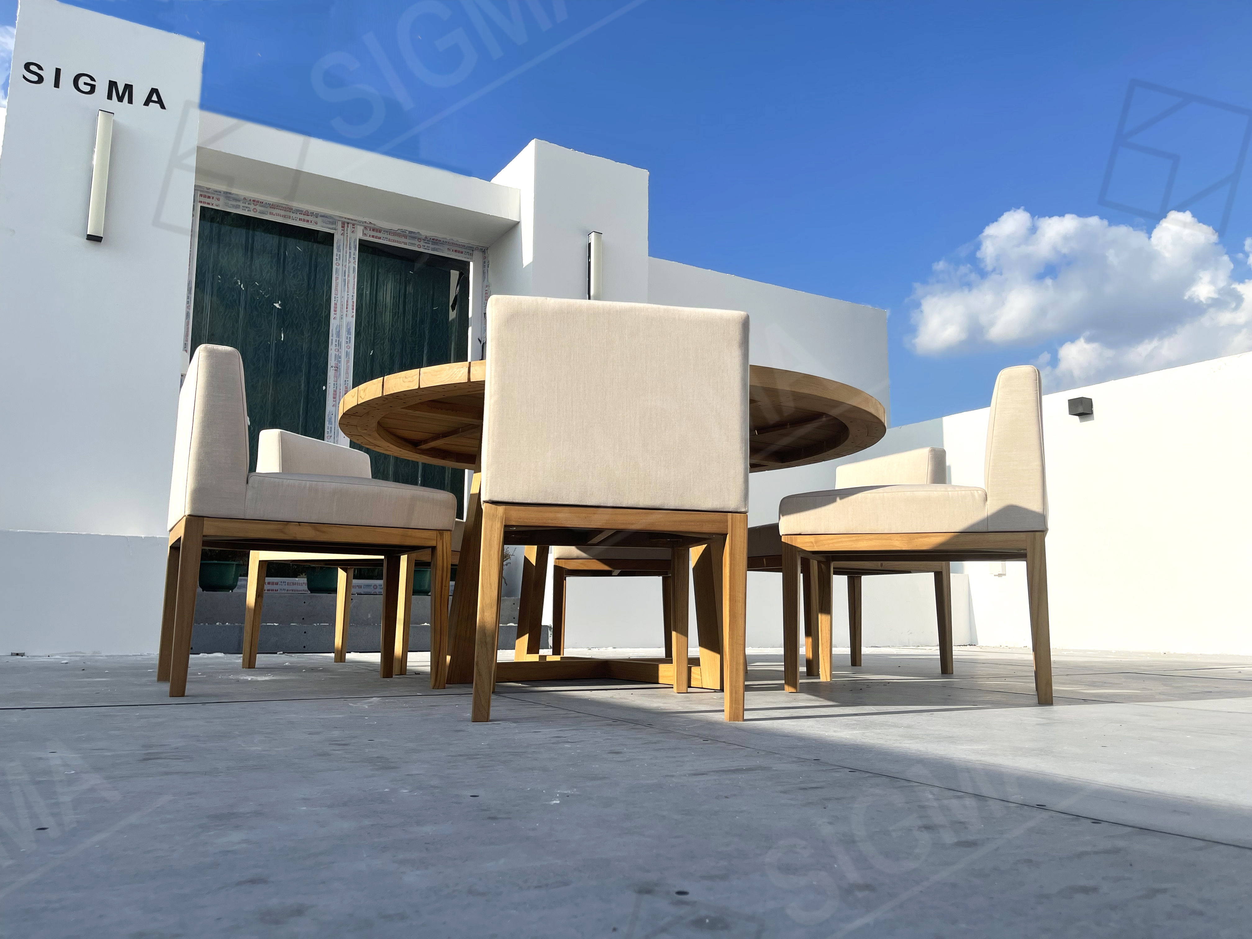 Luxury High Quality Outdoor Dining Table Set Patio Furniture Table and Chairs Dining Sets Table and Chairs