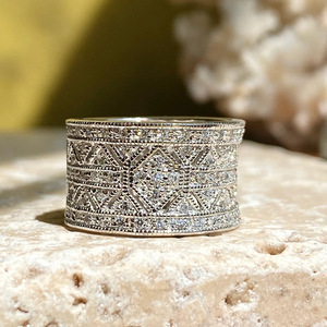 Anello da Donna in Stile Bohémien Vintage con Fascia Larga e Motivo in Zirconia Cubica, Gioiello alla Moda - Product Image 3