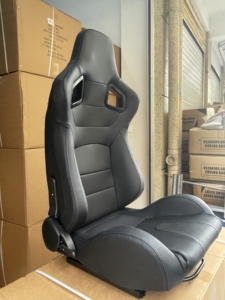 Sedili da Corsa in Pelle Modificata - Impermeabili, Pieghevoli con Binario, Adattabili Universalmente - Product Image 2