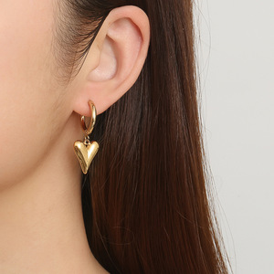 Colgante en forma de corazón de moda para mujer europea y americana, Material de aro C de acero inoxidable, joyería de pendiente de moda para mujer - Product Image 2