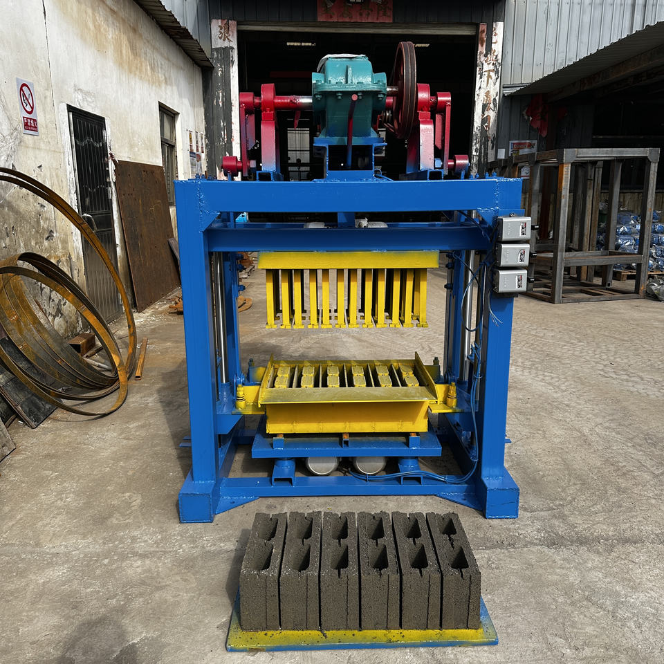 Stable Efficiency 4-40 Brick Making Machine Exported to the Middle East ...