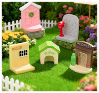 Vente en gros de figurines de dessins animés mini jouets pour enfants sculpture d'animaux art résine sable été chien endormi livre de lecture planche de surf chaise à bière