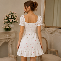 Robe mini blanche brodée cerisier à manches bouffantes, coupe trapèze, col cœur, ajustée, en coton, décontractée d'été, logo personnalisé