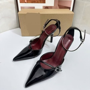 Summer New High Heel Damenschuhe Hochwertige spitze Stiletto Mouller Schuhe mit einem Knopf riemen Damen Sandalen - Product Image 2