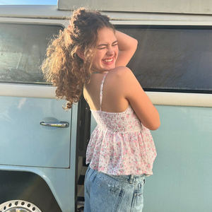 Top de tirantes con cuello en V y estampado floral fresco, cintura alta, dobladillo peplum, sin espalda, chaleco corto, dulce top de verano para mujer - Product Image 5