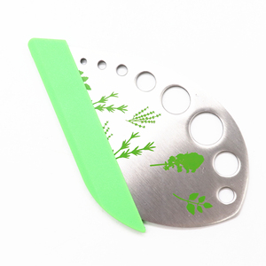 Strumento di rimozione delle foglie delle erbe da cucina in acciaio inossidabile lamina di cavolo nero sfuso in metallo pelapatate per erbe 9 fori per Stripper foglie di erbe - Product Image 6