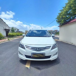 Voiture d'occasion <span class=keywords><strong>Hyundai</strong></span> Verna 1.4 GLS Smart <span class=keywords><strong>2017</strong></span>, berline, conduite <span class=keywords><strong>à</strong></span> gauche, essence, pour exportation vers l'Afrique - Product Image 5