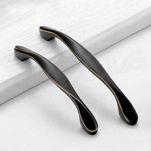 Poignée <span class=keywords><strong>de</strong></span> meuble torsadée moderne en laiton doré, poignée <span class=keywords><strong>de</strong></span> tiroir, poignées <span class=keywords><strong>de</strong></span> meuble <span class=keywords><strong>de</strong></span> cuisine, boutons symétriques, barres - Product Image 6