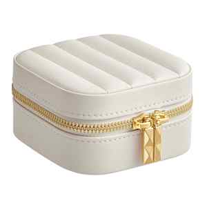 Caja de joyería cuadrada blanca con cierre de cremallera, diseño elegante para almacenamiento de joyas, estuche de cuero PU - Product Image 1