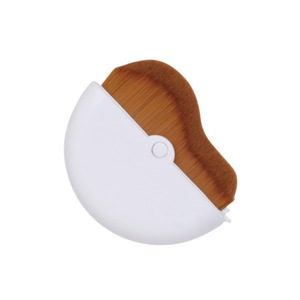 Brocha Kabuki Autobronceadora Portátil con Tapa Antipolvo, Mango Redondo, para Difuminar y Mezclar Base Angular - Product Image 3