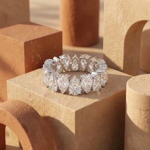 Anillo de Diamantes con Banda Eterna en Forma de Pera Asimétrica - Oro de 9k, 14k y 18k - Product Image 1