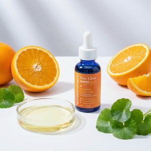 Suero Facial Coreano OEM ODM con 20% de <span class=keywords><strong>Vitamina</strong></span> <span class=keywords><strong>C</strong></span> y Ácido Hialurónico + Ácido Ferúlico <span class=keywords><strong>CE</strong></span>, Potente Antienvejecimiento, Antiarrugas y Blanqueador - Product Image 2