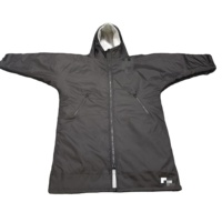 Vente en gros de vêtements de sport turcs personnalisés en nylon/polyester, à capuche, à manches longues, imperméables, coupe-vent, à séchage rapide, écologiques, pour la plage
