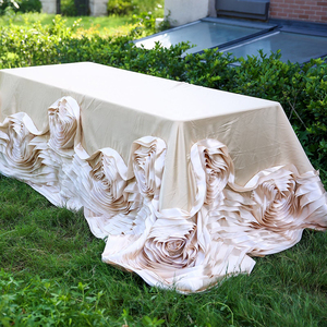 Nappe en satin rose à pétales tridimensionnels tissés modernes, nappes en satin polyvalentes pour les événements et les occasions - Product Image 1