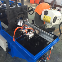Machine de formage à froid entièrement automatique et personnalisée pour la fabrication de rails inférieurs de portes à enroulement en acier galvanisé
