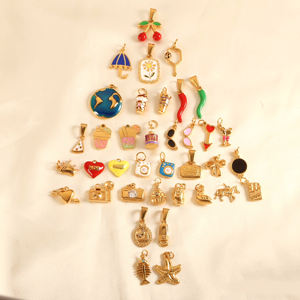 Dijes de Acero Inoxidable para Manualidades, Chapados en Oro de 18k |   Abalorios Impermeables de Viaje con Diseño de Chile y Cereza de París para Pulseras y Collares - Product Image 3