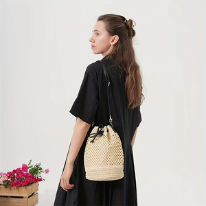 Bolso de Paja Estilo Bohemio Verano 2025, Bolso Bandolera Tejido a Mano con Patrón Geométrico Vintage para Damas, Estilo INS - Product Image 2