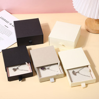 Boîte à bijoux tiroir en papier texturé noir avec logo personnalisé A1, présentoir à colliers, emballage de pendentifs, fournisseur en gros premium